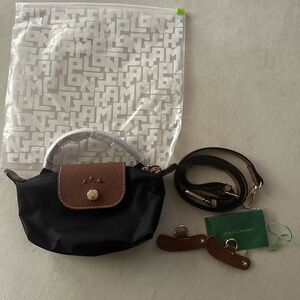 Muni Longchamp Black Nylon Crossbody with Brown Leather Trim